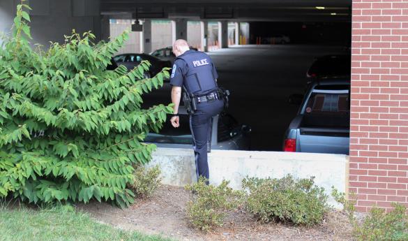 Mason police investigate around Rappahannock Parking Deck after an incident occurred last night (photo by Jenny Krashin).